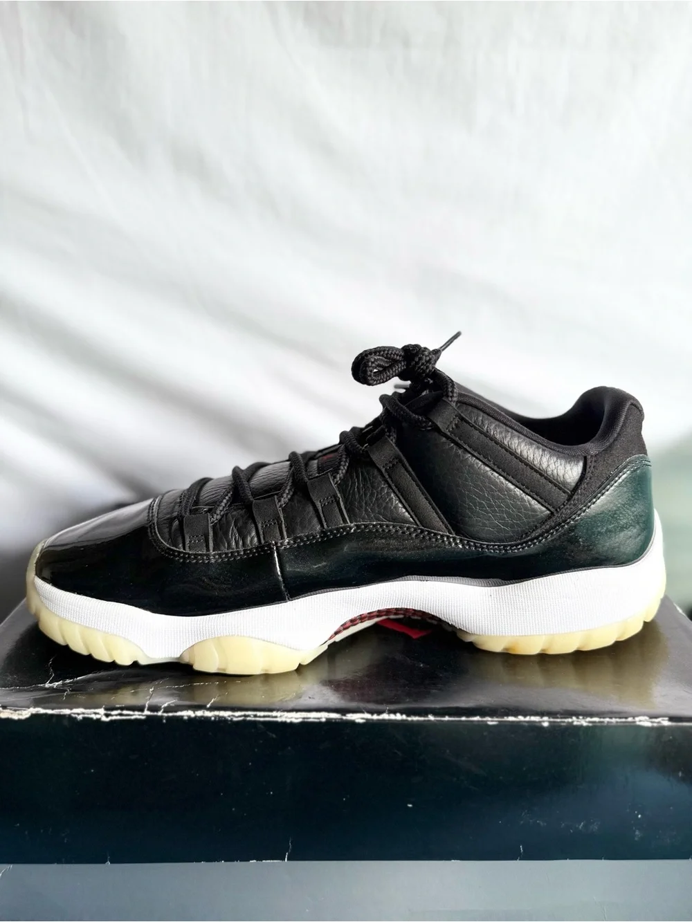 AUTHENTIC Jordan 11 Low Retro “72-10” size 12 AV2187-001 2022 PRE-OWNED